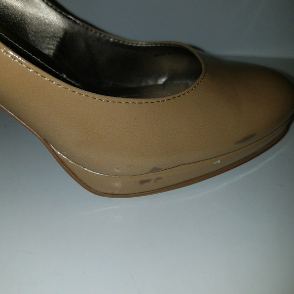 Tahari size 9 womens heel - Picture 8 of 9